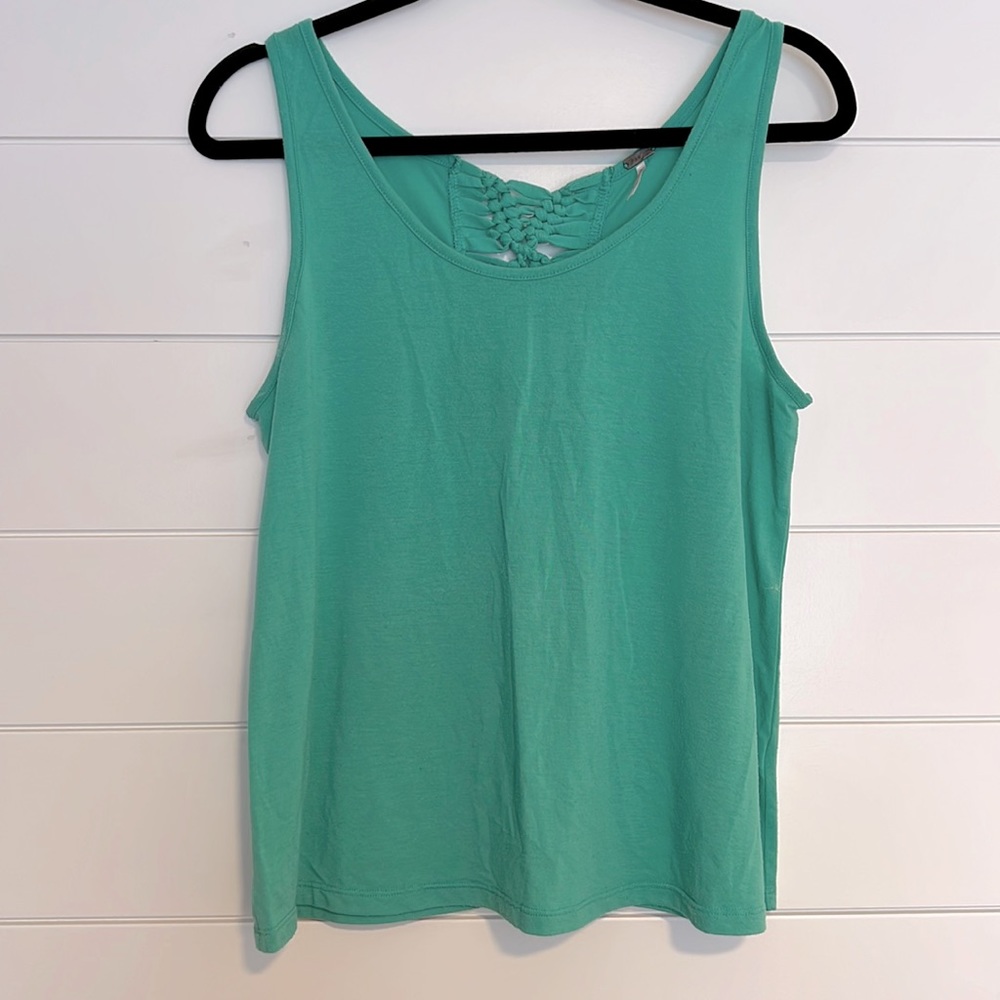 Poof! Sleeveless Top L